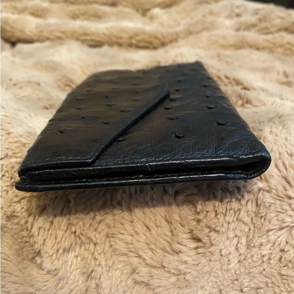 SOLD! Vintage Gucci Black Genuine Ostrich Leather Wallet with Gold-Tone Logo - Picture 4 of 12